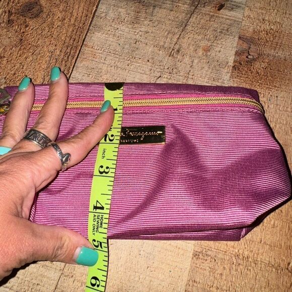 Salvatore Ferragamo cosmetic pouch - Picture 9 of 13